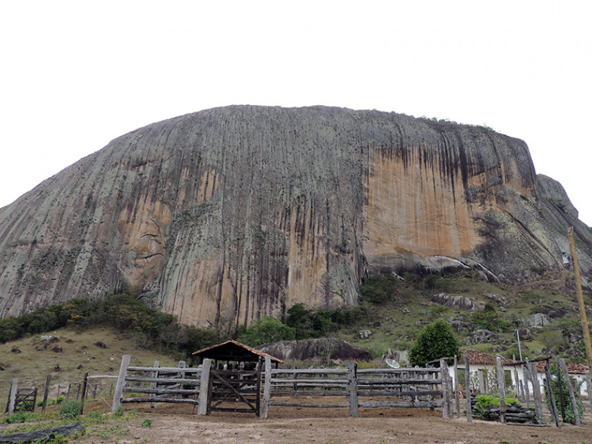 Belezas Rurais do Vale do Paraíba  Mirante da Pedra Branca em Caçapava, o  caminho não é dos melhores mas a vista compensa