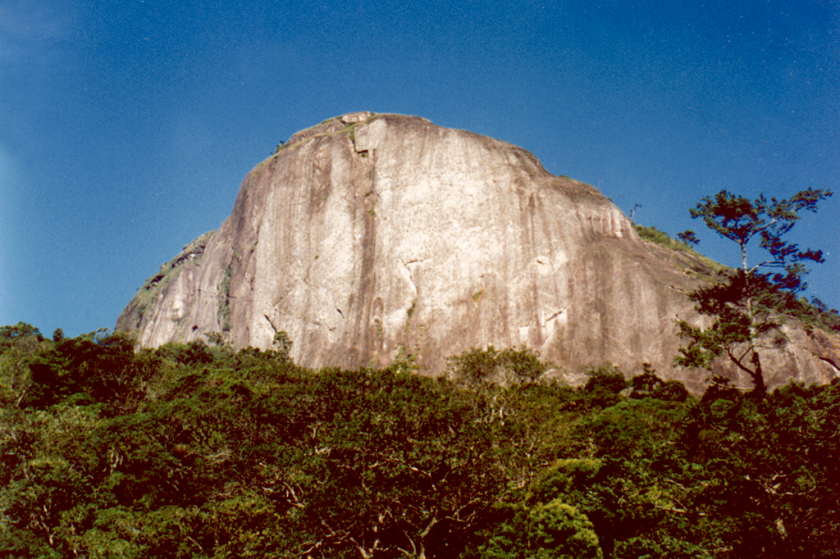 Pedra do Cortiço (face leste - parte alta)